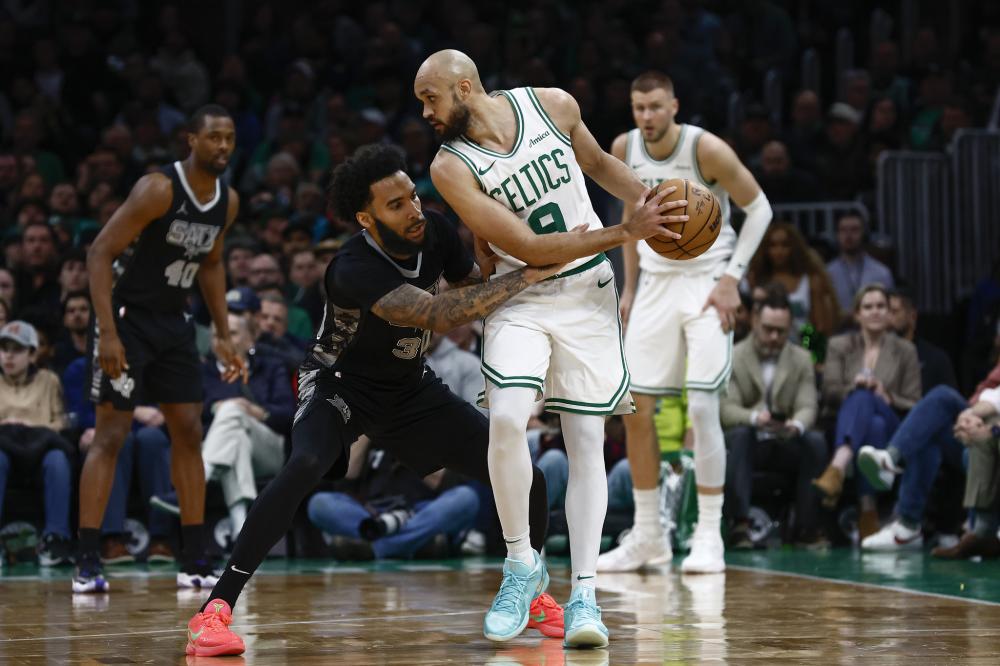 足球场上从 足球场上从